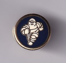 RARE PINS PIN'S .. AUTO CAR