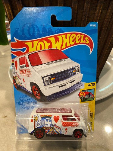 Hot wheels treasure hunts - hot,