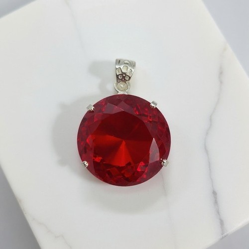 Collier pendentif rubis - , birman