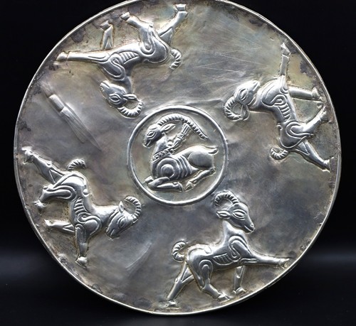 Assiette ancienne argentée