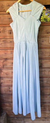 Robe faite par - , couturière