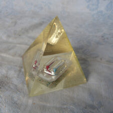 #PLV Pharmaceutique# ancienne Inclusion Pyramide avec gélules Carbosylane