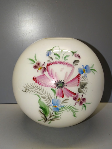 Joli globe opaline - -joli, blanche