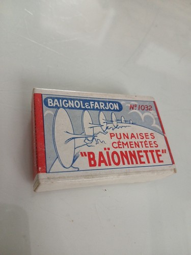 Ancienne boite punaises - boite,
