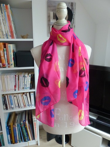 Foulard rose imprimé bisous - foulard,
