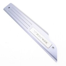 Seuil de porte l'avant gauche