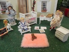 meubles pour maison de poupée (chambre de bébé)