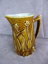 PICHET en barbotine de LONGCHAMP, ancien.