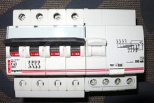 DISJONCTEUR DIFFERENTIEL