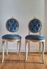 Paire de chaises médaillon