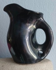 Pichet noir Vallauris Annees 50 dlg de Jouve ou Ruellan