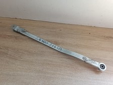 UN SUPPORT ARRIERE SUZUKI Gsxr 750 1985 1986 1987 Torque Link Rear 64300-27830