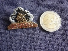 INSIGNE OU BROCHE MILITAIRE