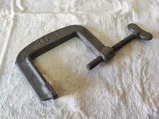 Outil à main, Ancien Serre joint AS en acier écartement maxi 11 cm