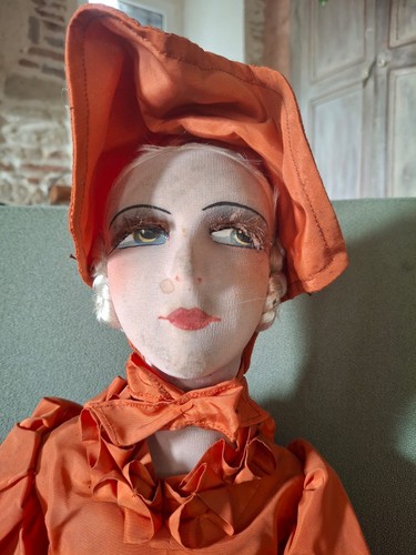 Grande poupée salon ou - poupée,