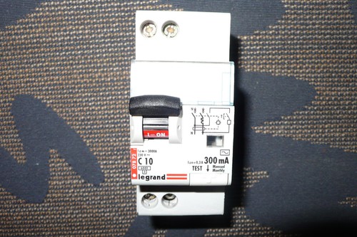 Disjoncteur differentiel 10a - disjoncteur,