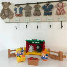 18 ⚜️ Figurine Fisher