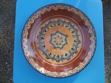 ancien grand plat en terres mêlées faïence bulgare de style Apt