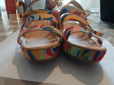 CHAUSSURES ETE MOTIFS ANTILLES  TAILLE 36 NEUFS JAMAIS PORTE ( ERREUR TAILLE )