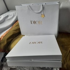 1 Boite   DIOR  50x53x7  avec