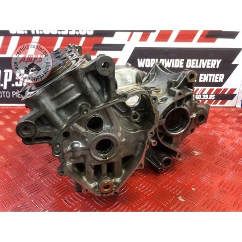 Bloc moteur avec - , pistons