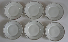 6 assiettes plates  Porcelaine