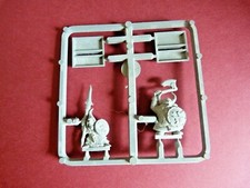 GAME WORKSHOP - WARHAMMER - Un nain et un gobelin de la nuit - 2006