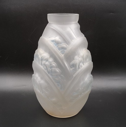 Vase verre moulé décor - en, à