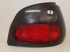 Feu arrière passager pour Renault Megane diesel 1.9 l de 1998