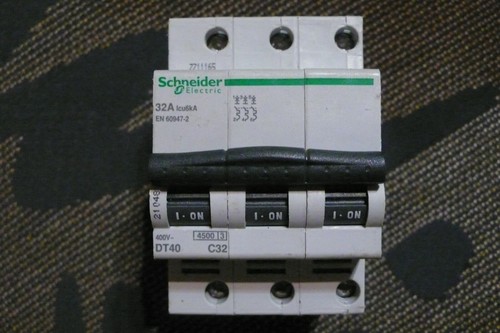 Disjoncteur triphase 32a - disjoncteur,