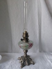 ancienne lampe à pétrole française / fleurie en verre peint main avec mèche ~fonctionne~