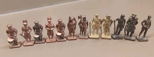 Lot figurines kinder - lot, 12