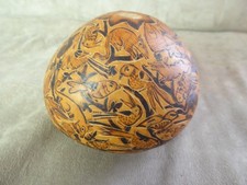 CALEBASSE sculptée à décor