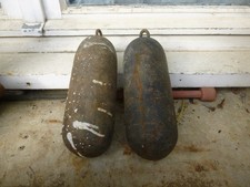 paire de poids d'horloge comtoise anciens en fonte 2 fois 3.4 kg