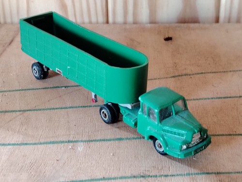Ancien norev camions unic - 1/87,