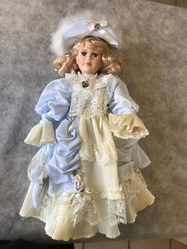 Ancienne poupee porcelaine - ancienne,