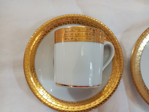 Une tasse café soucoupe - à, et