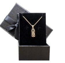 Pendentif amulette porte