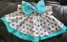 Ancien vêtement Robe verte Kattie sœur volant POUPEE TINNIE vintage habit bébé 