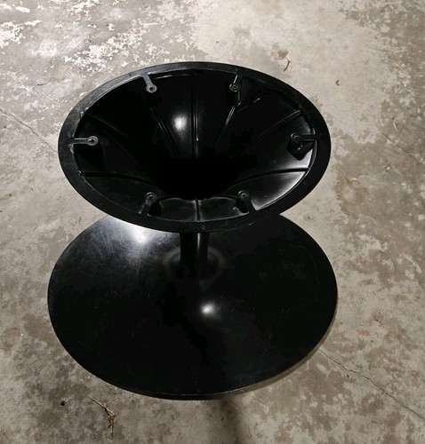 Eero saarinen for - knoll, oval