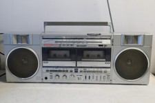 A REVISER : Boombox / Radio