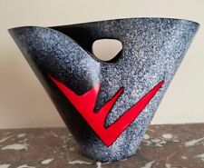 vase en céramique noir et rouge signé Elchinger
