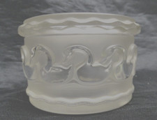 LALIQUE  , POT COUVERT DECOR