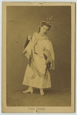 CDV 1860-70 Pesme à Paris. Actrice ou danseuse à identifier. Costume chinois.