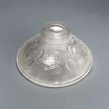 1 Tulipe  Art Deco en verre moulé  Maynadier non signée