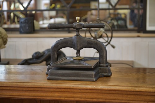 Presse relier fonte - presse, à