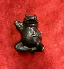 Figurine grenouille type