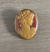 Broche camée ancienne –