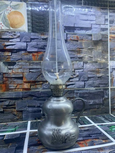 Lampe pétrole ancienne - à,