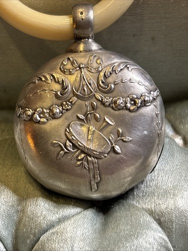 Ancien gros hochet - gros, au